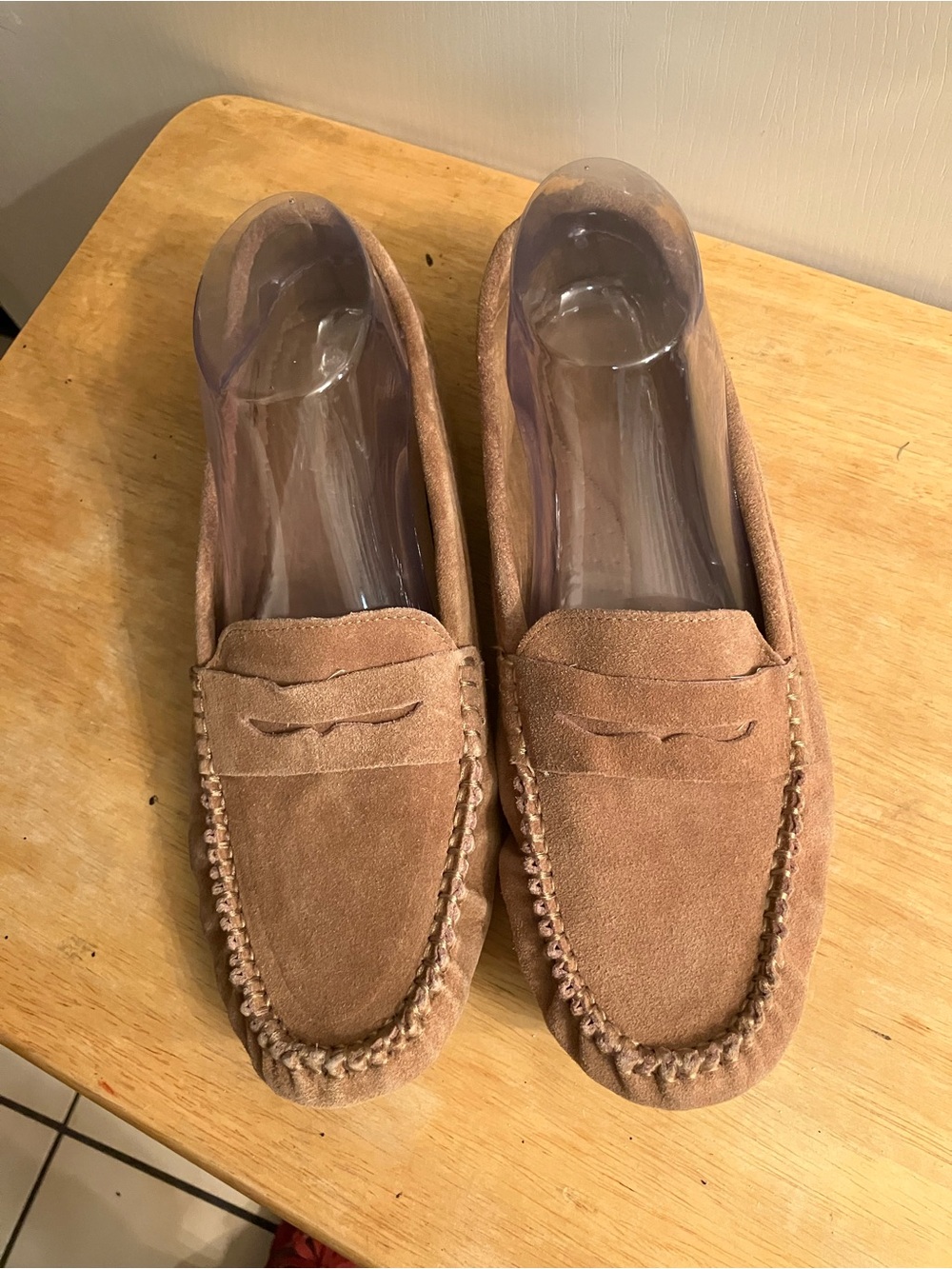 Ladies Tahari Suede Penny Loafers in Tan Size 10